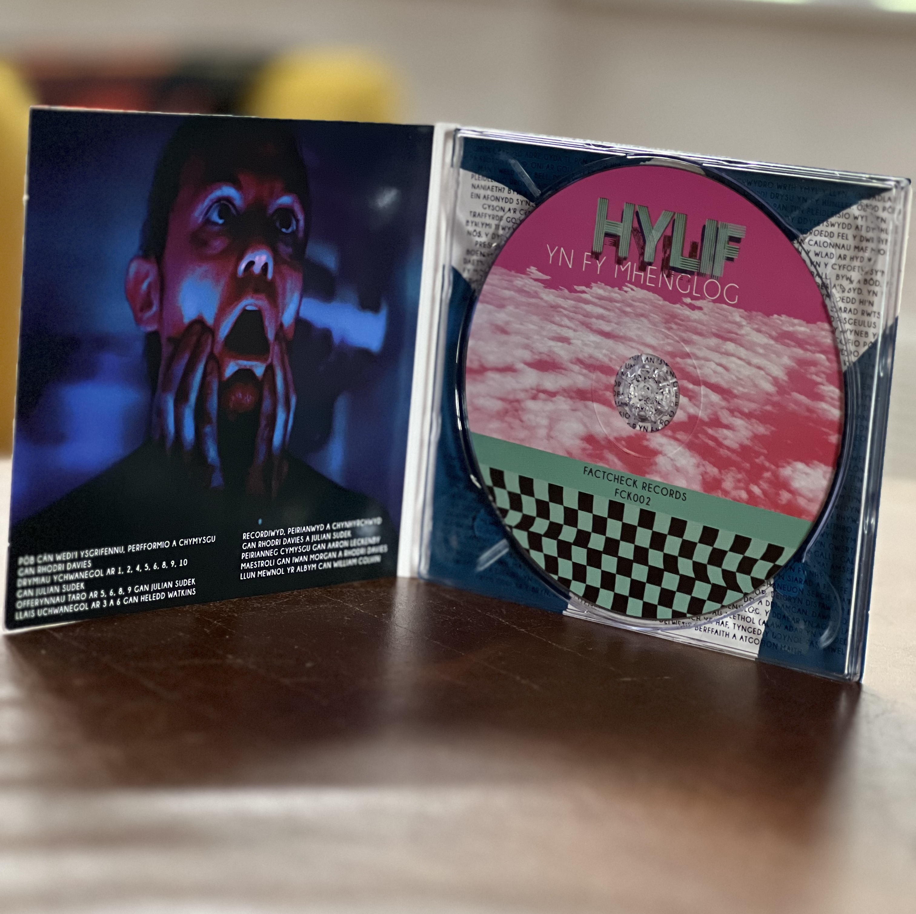 Hylif - Yn Fy Mhenglog CD